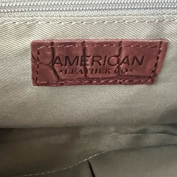 AMERICAN LEATHER CO. Lenox Brown triple entry leather Crocodile-Embossed bag - Picture 4 of 16
